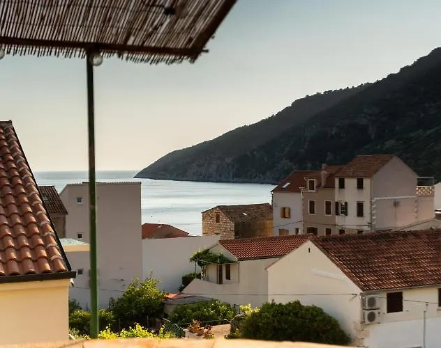 Lägenhet Palm Tree Komiža